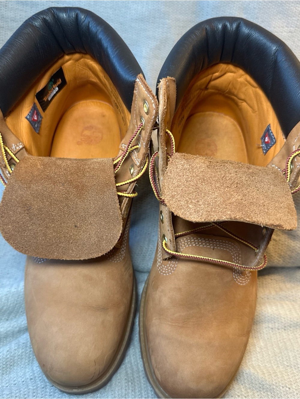 Timberland Men’s 6-in premium waterproof wheat nubuck size 10.5